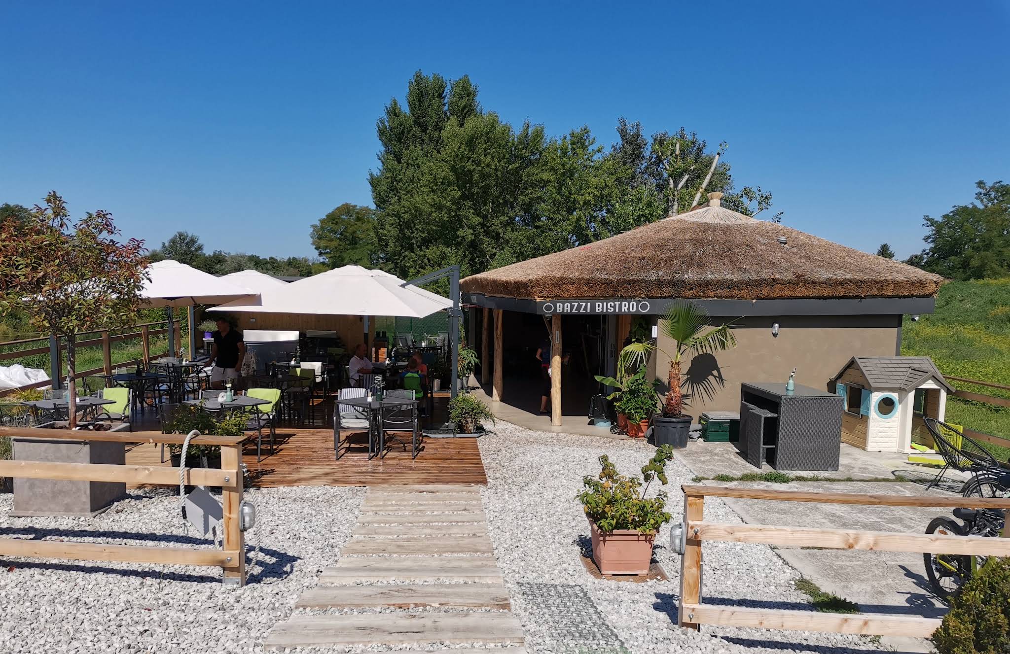 BAZZI BISTRO