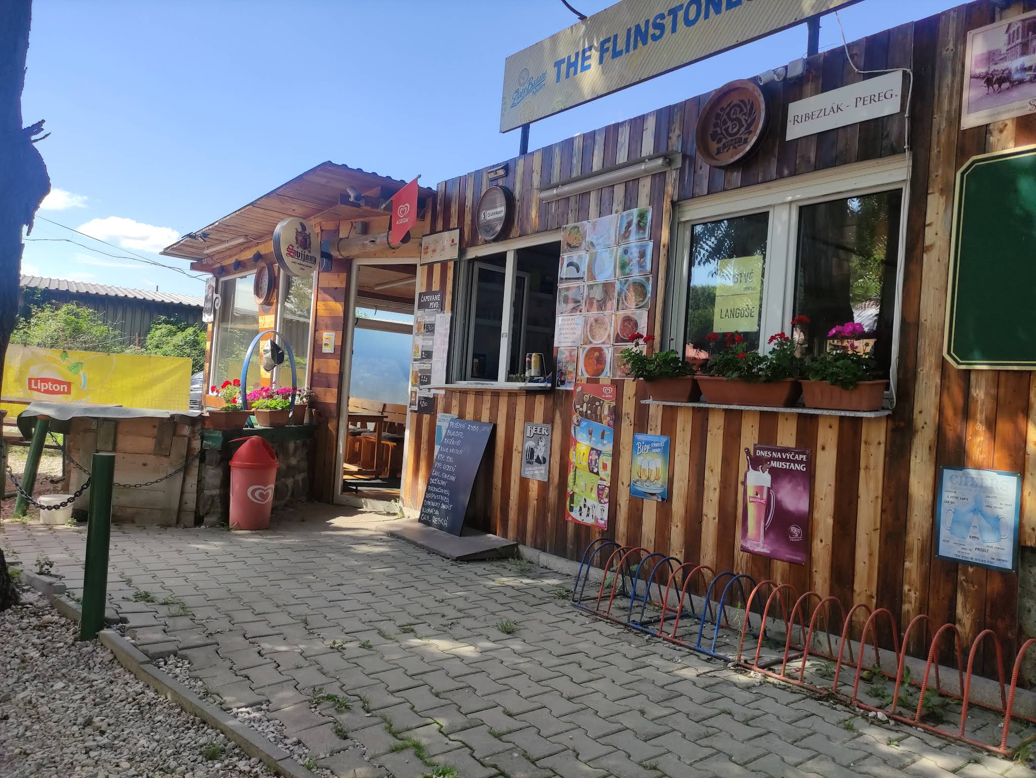 Bufet Flinstones – Micherova zátoka