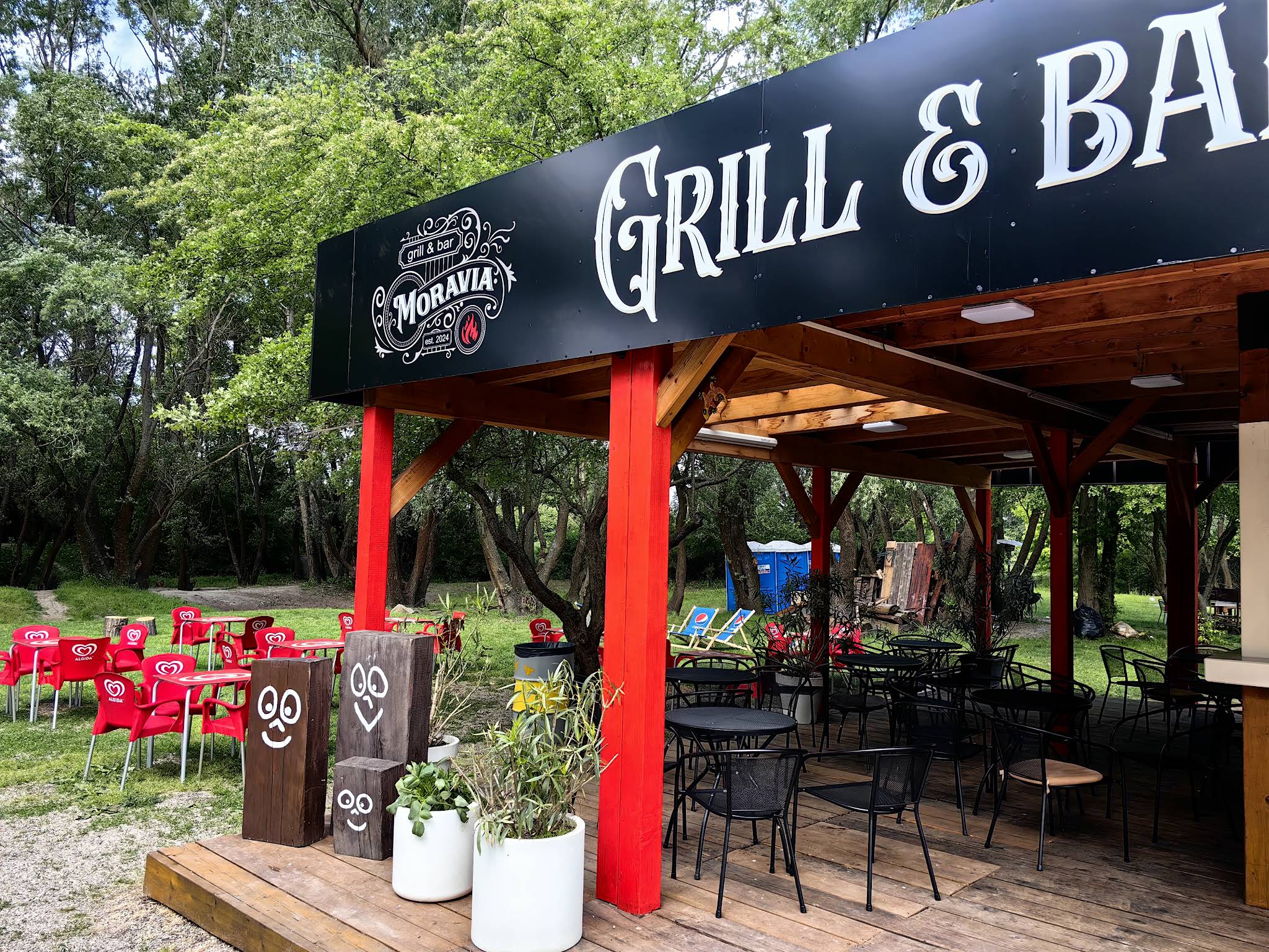 Moravia Grill & Bar