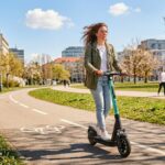 Pocitová teplota a elektrická kolobežka: Prečo vás pri jazde prekvapí chlad?